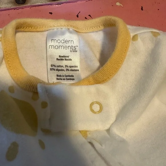 LOT of 2 white & yellow MODERN MOMENTS sleeper/sets sz NB - Gender Neutral - Picture 3 of 7
